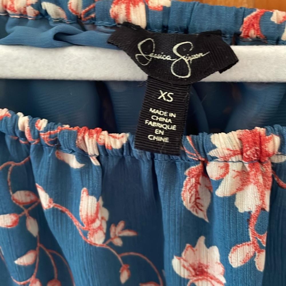 Floral Off-Shoulder Blouse - Picture 8 of 15